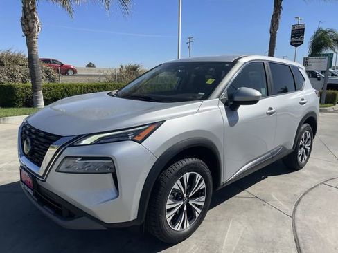 Used 2023 Nissan Rogue SV image 4