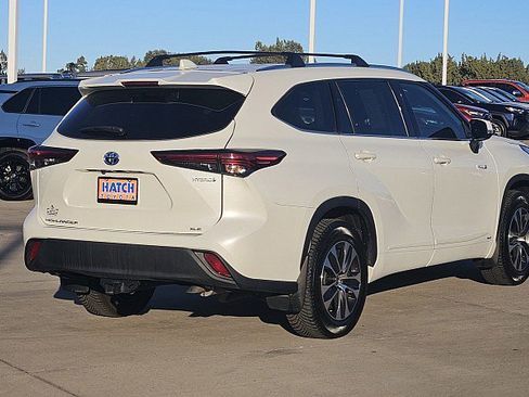 Used 2020 Toyota Highlander XLE image 20