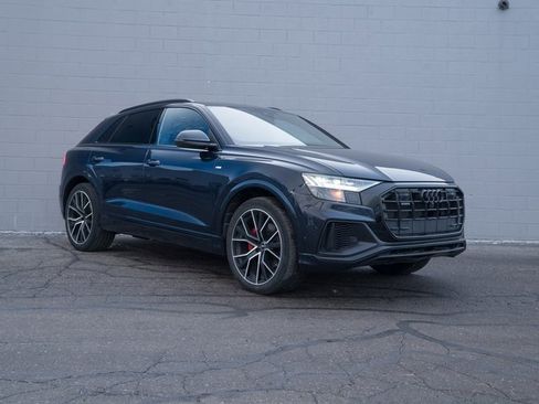 Used 2023 Audi Q8 Prestige image 9