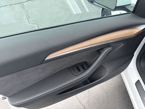 Used 2023 Tesla Model 3 Standard Range RWD image 9