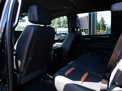 Used 2024 GMC Sierra 2500 AT4 w/ AT4 Premium Plus Package AWD/4WD image 22