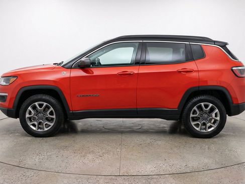 Used 2025 Jeep Compass Trailhawk AWD/4WD image 5