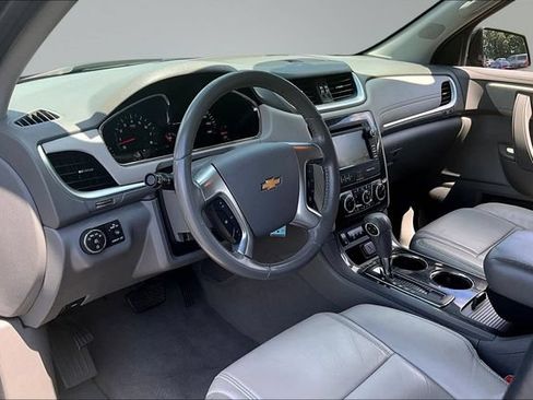 Used 2016 Chevrolet Traverse LT FWD image 16