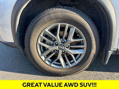 Used 2024 Nissan Rogue S image 28