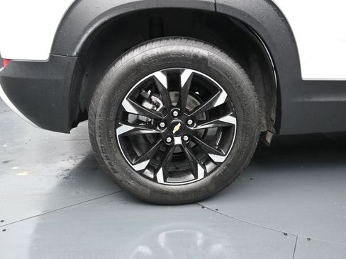 Used 2023 Chevrolet TrailBlazer LT FWD image 9