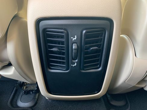 Used 2021 Dodge Durango SXT AWD/4WD image 31