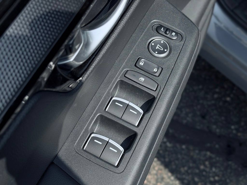 Used 2024 Honda CR-V EX-L image 16