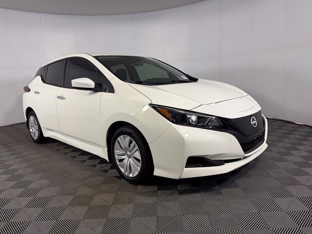 Used 2025 Nissan Leaf S FWD image 5