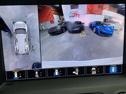 Used 2021 GMC Acadia Denali w/ Denali Technology Package image 39