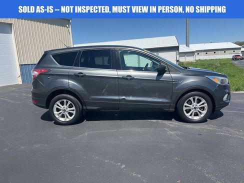 Used 2017 Ford Escape SE FWD image 3