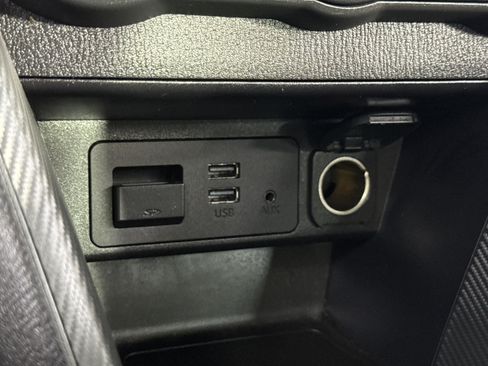 Used 2019 Toyota Yaris LE FWD image 42