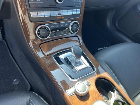 Used 2019 Mercedes-Benz SLC 300 image 25