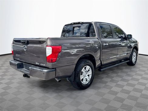 Used 2019 Nissan Titan SV w/ SV Convenience Package image 6