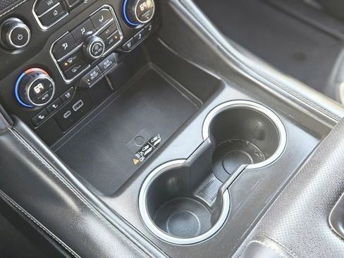 Used 2023 Chevrolet Suburban Premier image 25