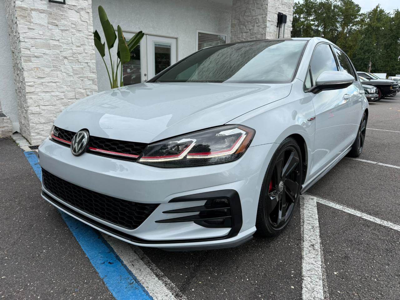 Used 2018 Volkswagen GTI SE FWD image 8