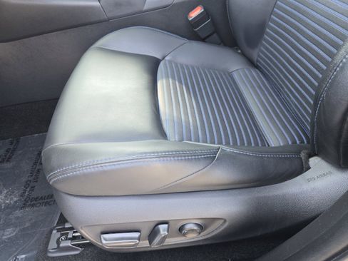Used 2025 Toyota RAV4 XSE w/ Advanced Technology Package AWD/4WD image 16