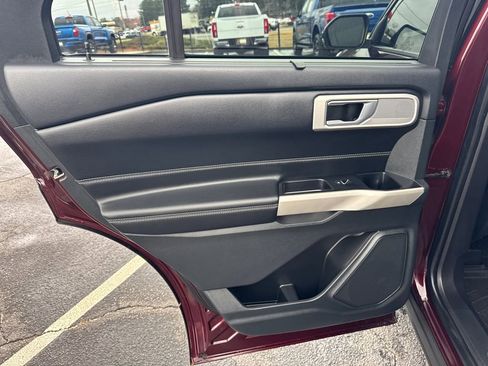 Used 2022 Ford Explorer Limited w/ Equipment Group 301A image 23