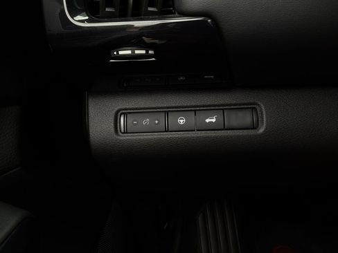 Used 2025 Nissan Pathfinder SV FWD image 22