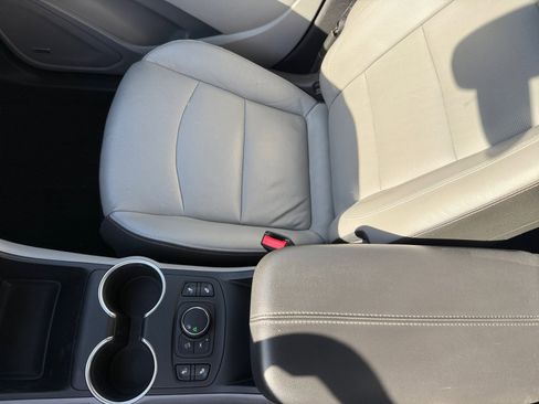 Used 2019 GMC Terrain SLT w/ Preferred Package image 14