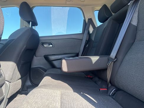 Certified 2022 Nissan Rogue SV image 36