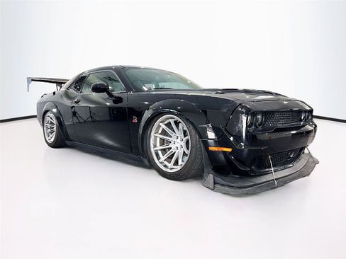 Used 2023 Dodge Challenger R/T Scat Pack RWD image 7