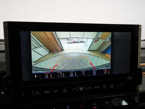 Used 2024 GMC Hummer EV 3X image 25