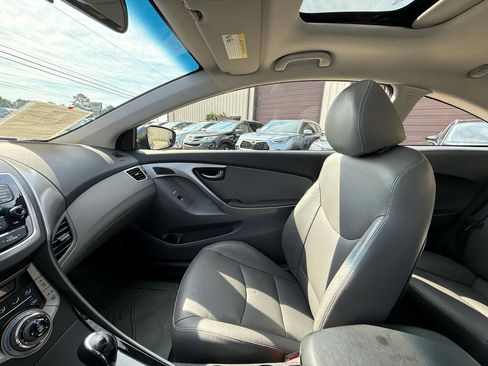 Used 2013 Hyundai Elantra SE image 9