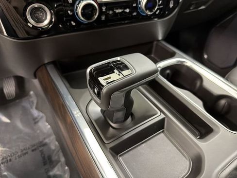 Used 2024 GMC Sierra 1500 SLT w/ SLT Premium Package image 28