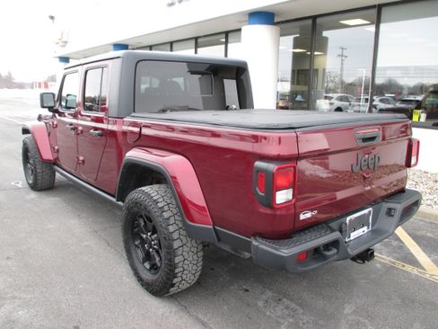 Used 2021 Jeep Gladiator Willys image 3