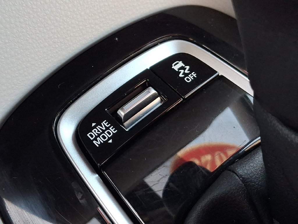 Used 2025 Toyota Corolla SE w/ Convenience Package FWD image 23