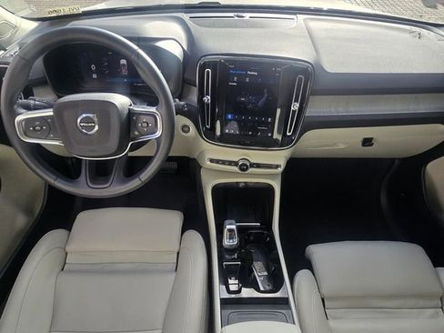 Certified 2024 Volvo XC40 B5 Plus image 17