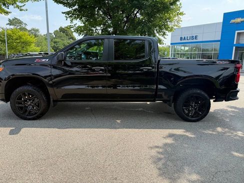 Used 2024 Chevrolet Silverado 1500 Custom Trail Boss AWD/4WD image 2