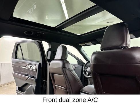 Used 2025 Ford Explorer Platinum w/ LUX Leather Package AWD/4WD image 22