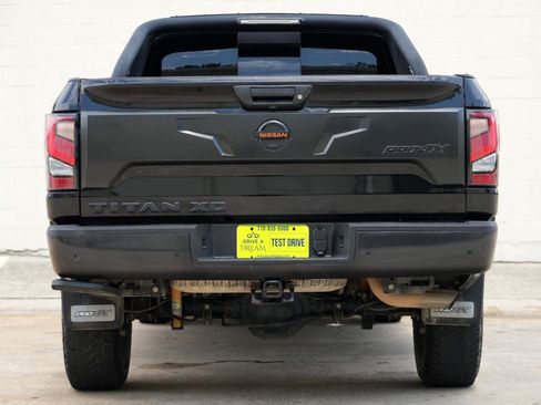 Used 2021 Nissan Titan PRO-4X w/ Pro-4x Convenience Package AWD/4WD image 10