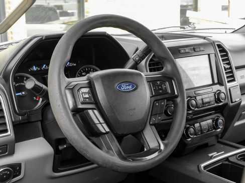 Used 2017 Ford F250 XLT w/ XLT Premium Package AWD/4WD image 16