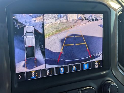 Used 2023 Chevrolet Silverado 2500 High Country w/ Z71 Off-Road Package image 15