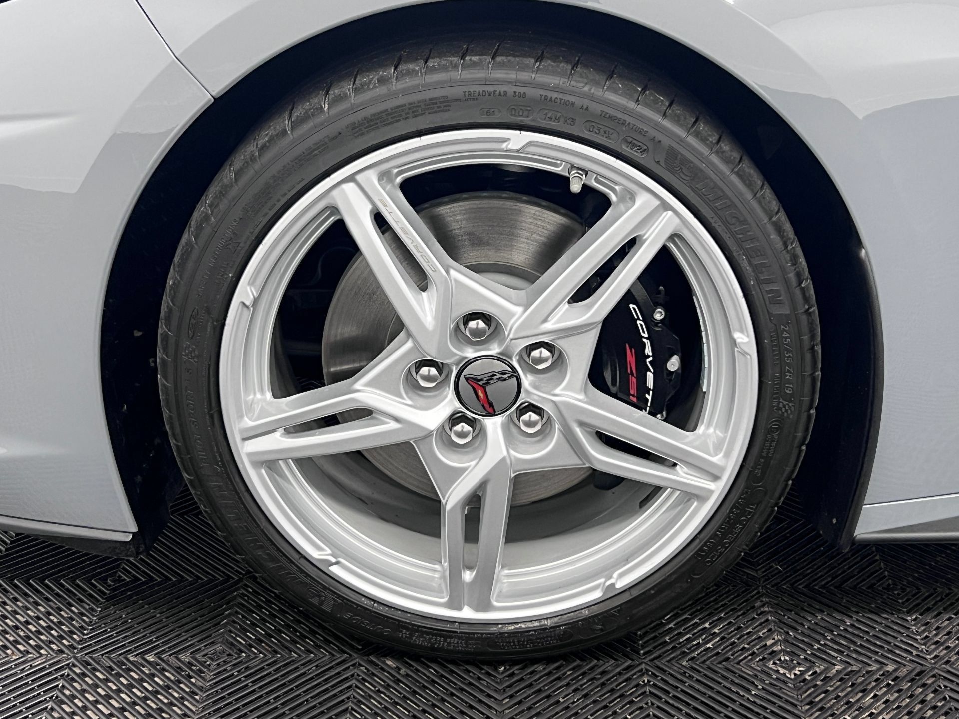 Used 2024 Chevrolet Corvette Stingray Preferred Cpe w/ Z51 Performance Package RWD image 25