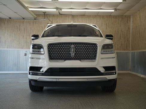 Used 2020 Lincoln Navigator L Reserve w/ Luxury Package AWD/4WD image 2