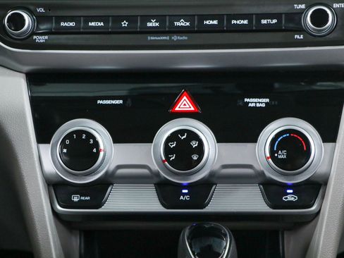 Used 2019 Hyundai Elantra SEL FWD image 20