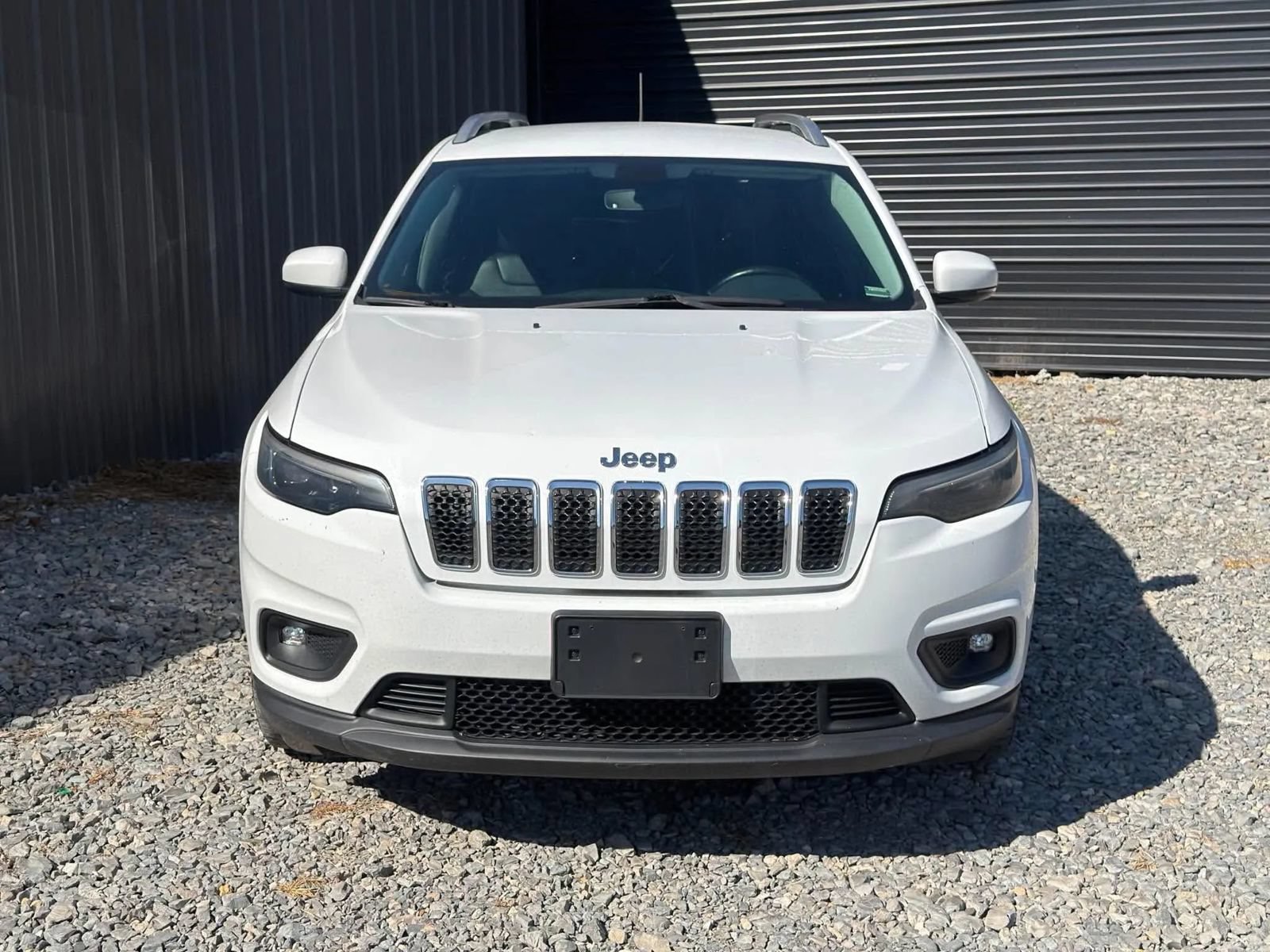 Used 2019 Jeep Cherokee Latitude Plus w/ Comfort/Convenience Group FWD image 2