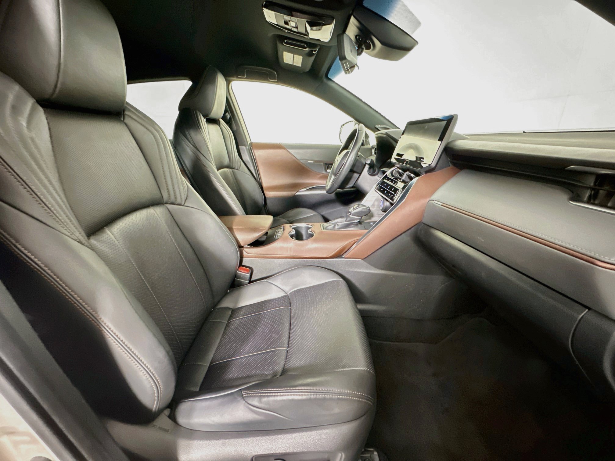 Used 2021 Toyota Venza Limited AWD/4WD image 31