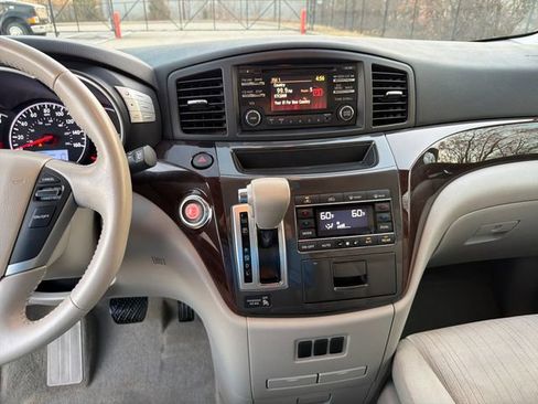 Used 2012 Nissan Quest SV image 17