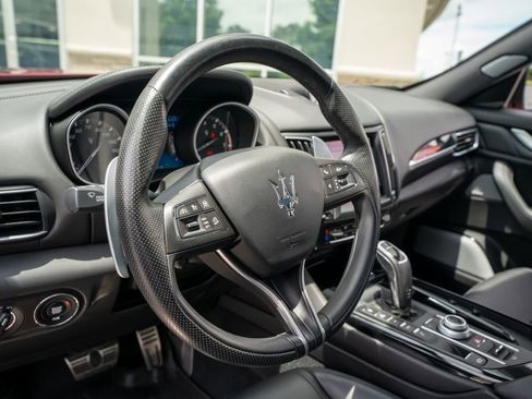 Used 2020 Maserati Levante S GranSport AWD/4WD image 35