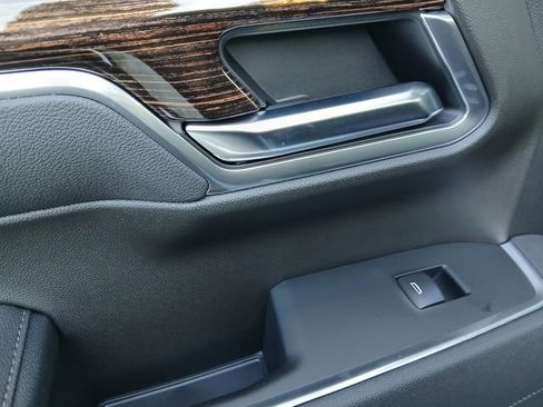 New 2026 GMC Sierra 1500 SLE image 16