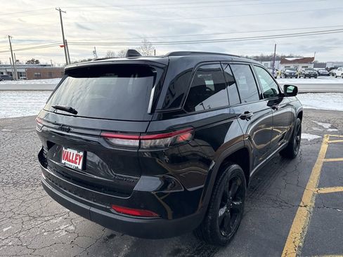 New 2025 Jeep Grand Cherokee Limited image 10