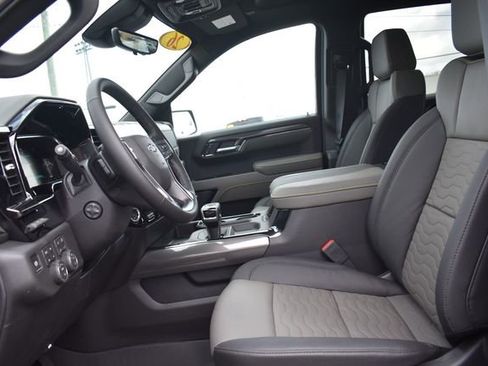 New 2026 Chevrolet Silverado 1500 ZR2 w/ Dark Appearance Package AWD/4WD image 32