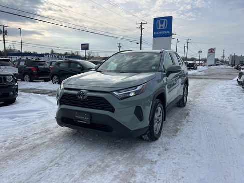 Used 2022 Toyota RAV4 XLE image 1