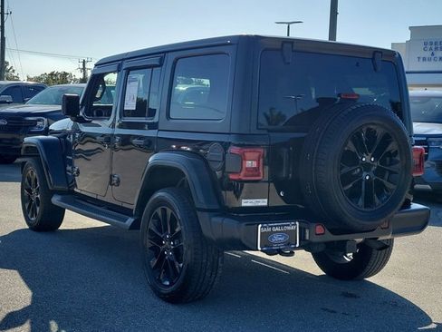Used 2019 Jeep Wrangler Unlimited Sahara image 4