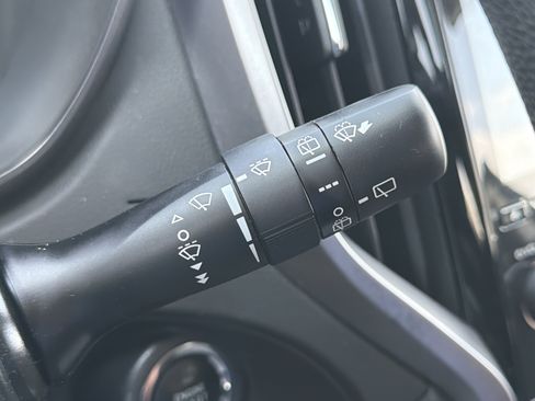 Used 2022 Subaru Ascent Premium w/ Convenience Package AWD/4WD image 17