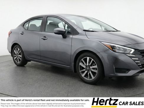 Used 2025 Nissan Versa SV image 1